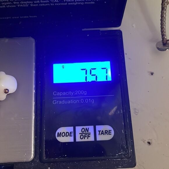 3” gold tone stretch bracelet w/faceted white links & 3 resin flower charms - Picture 10 of 10